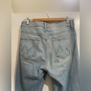 MOTHER Denim - The Insider Crop Step Fray Jean